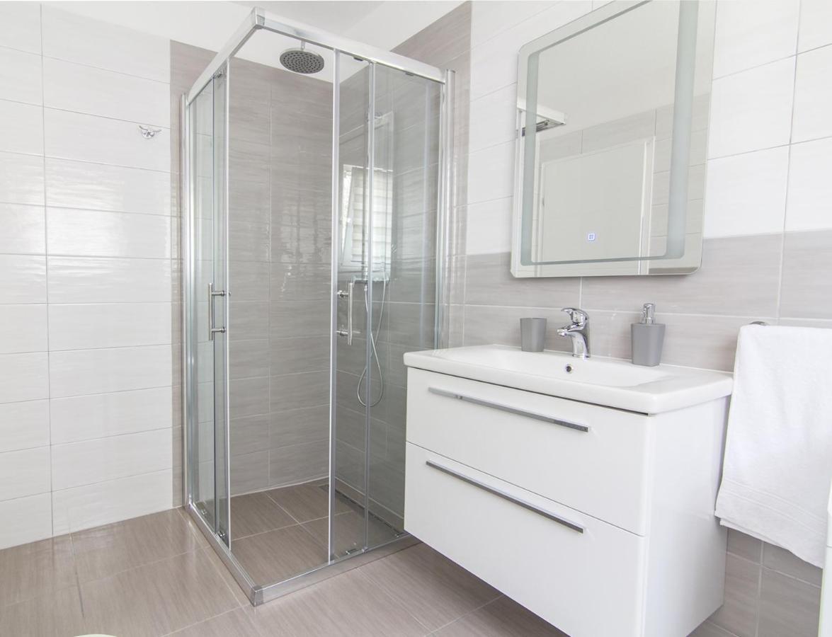New Family 2 Bedroom Apartment Vodnjan Kültér fotó